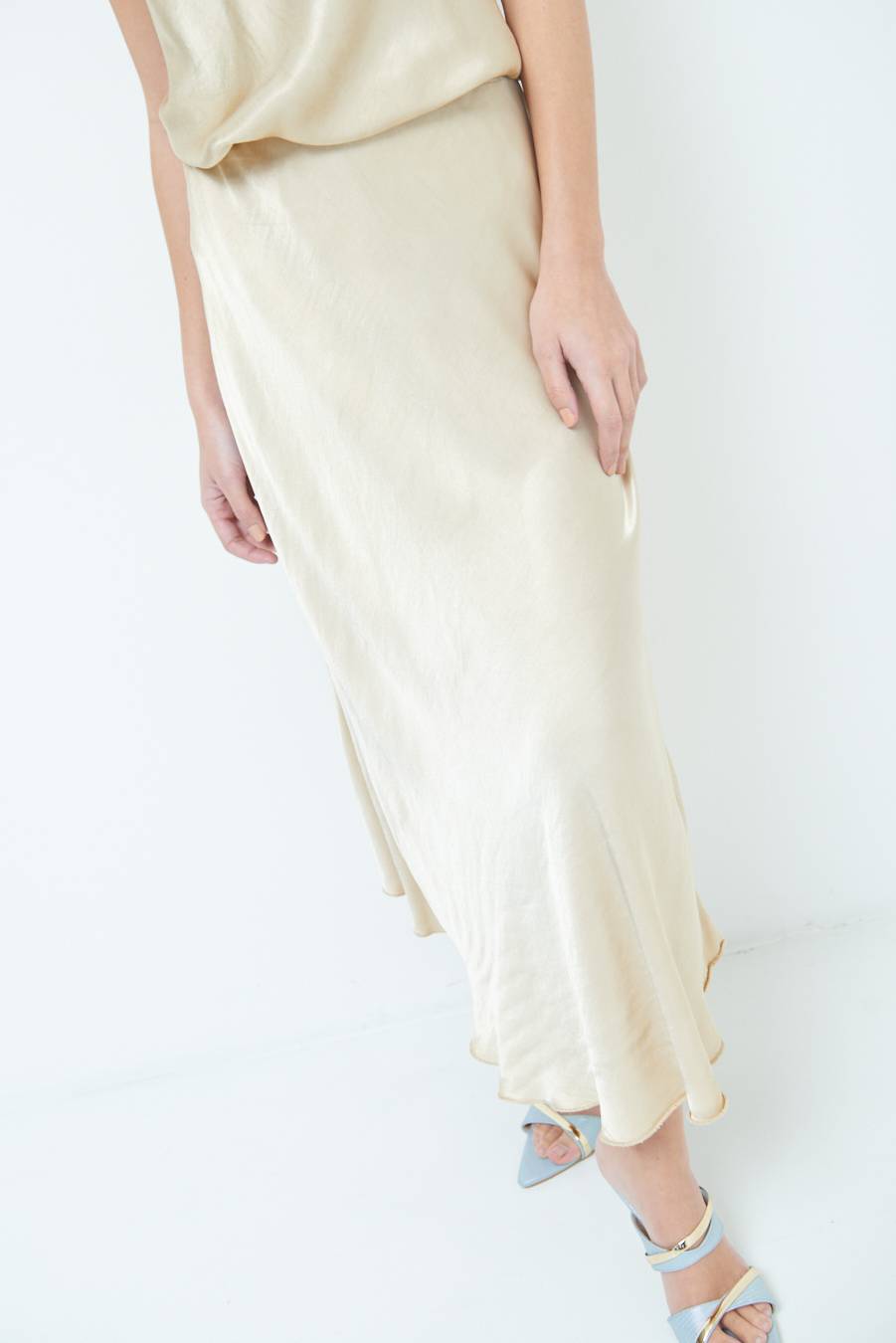 Kikisix GONNA RASO VISCOSA ORO