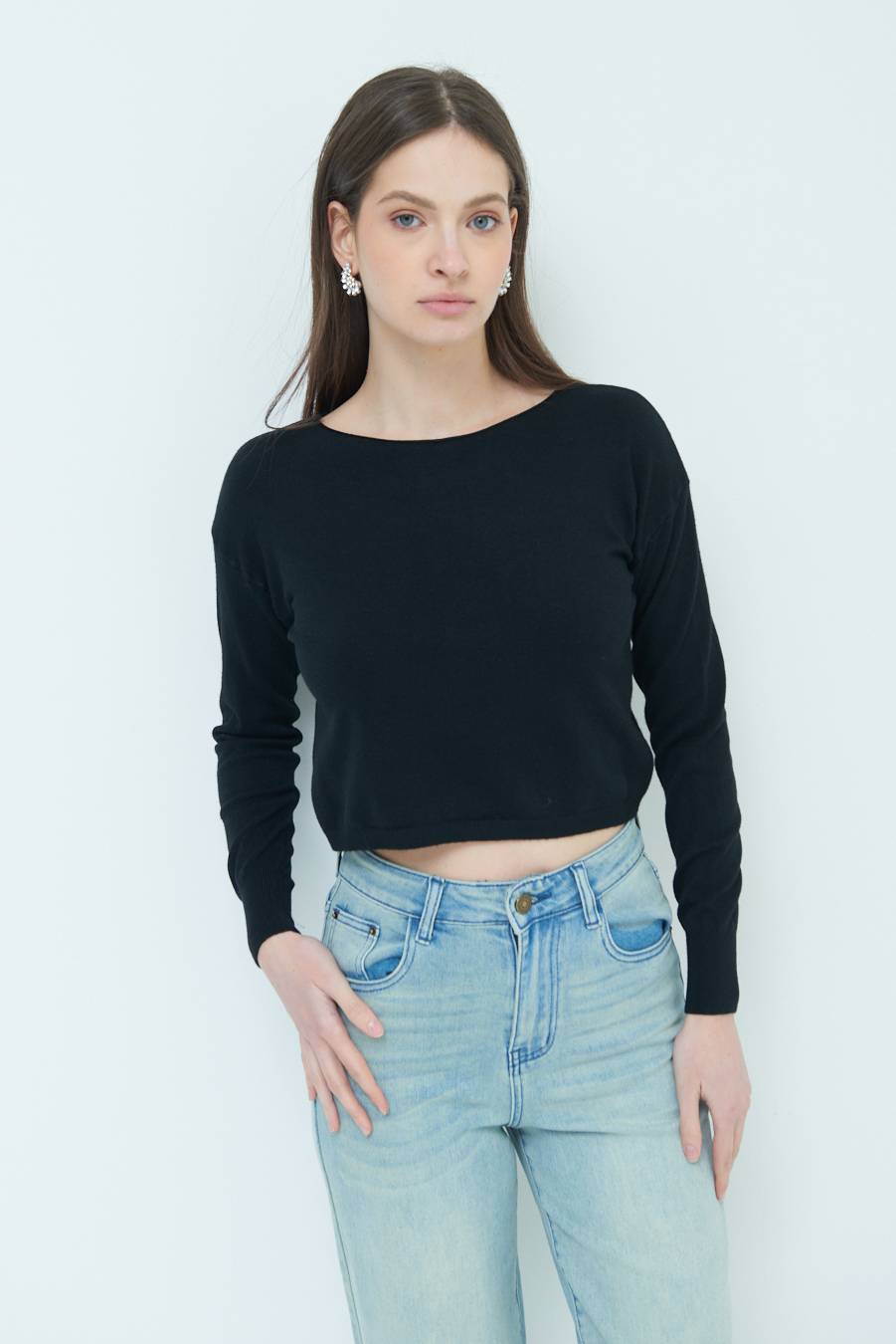 Kikisix MAGLIA SCATOLINA SCOLLO A BARCA NERO