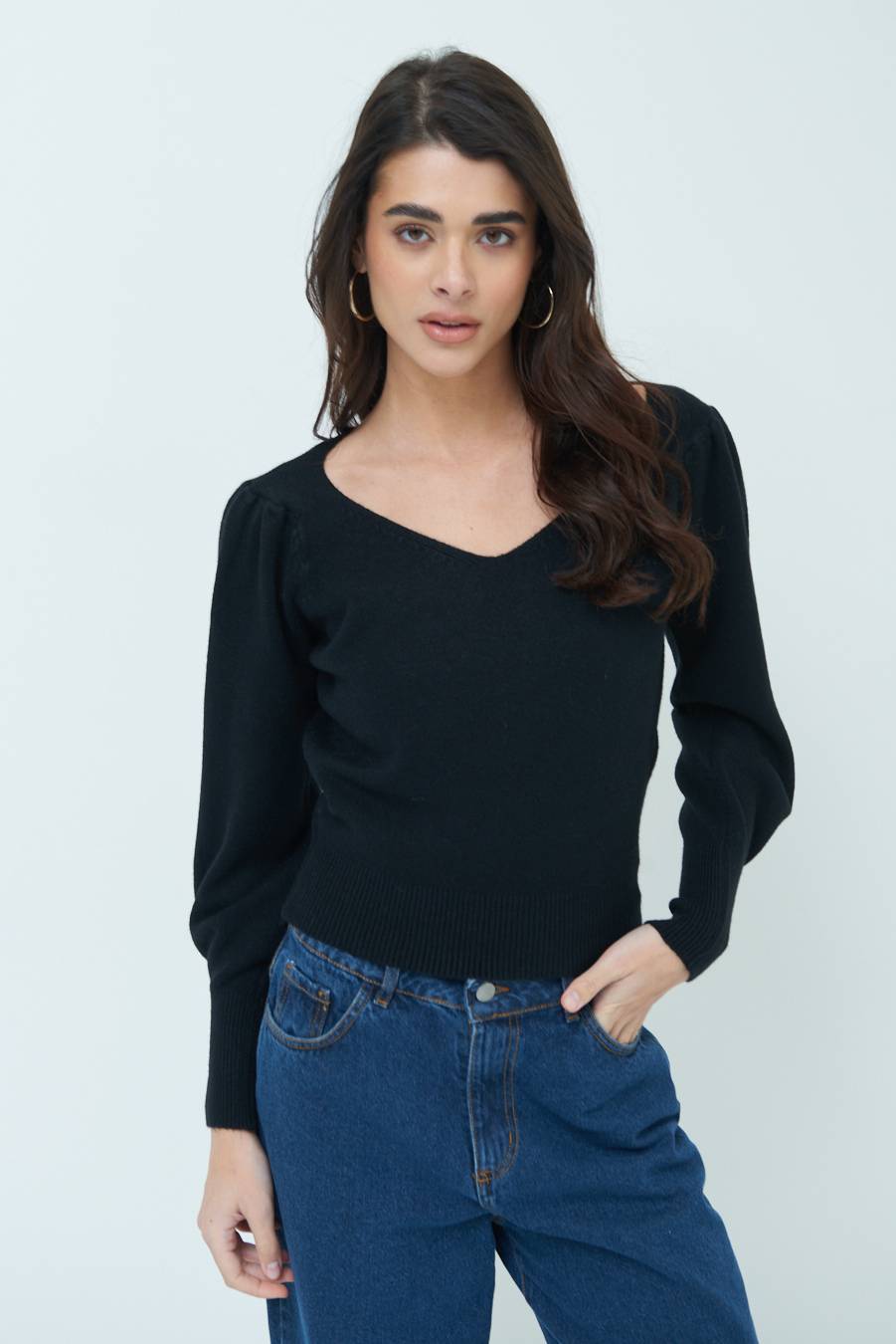 Kikisix MAGLIA SCOLLO V CON MANICA INCRESPATA NERO