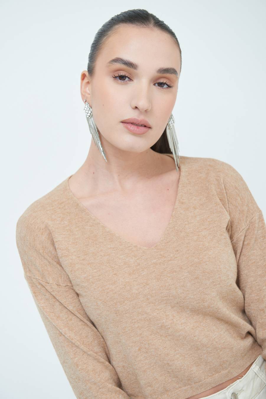 Kikisix MAGLIA SCOLLO V CORTA CAMMELLO