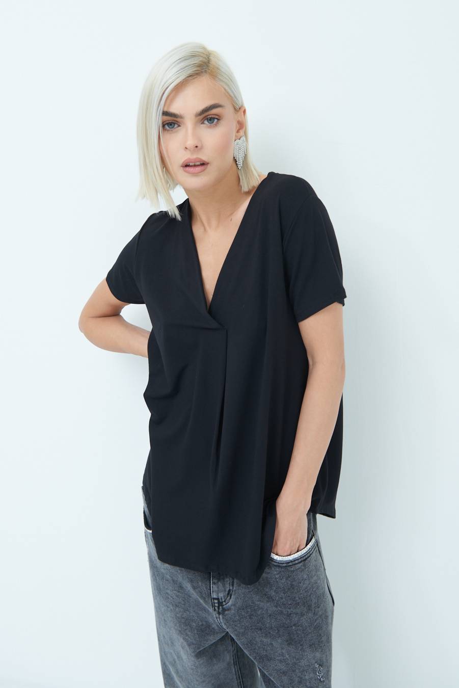 Kikisix MAGLIA VISCOSA MANICA CORTA NERO