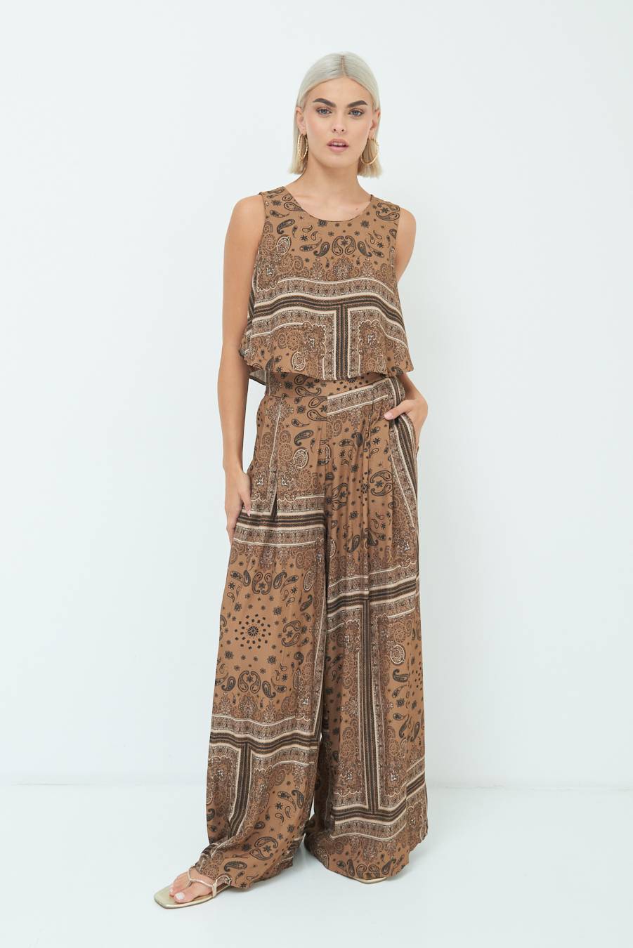 Kikisix PANTA PALAZZO CON PINCE STAMPA CAMMELLO