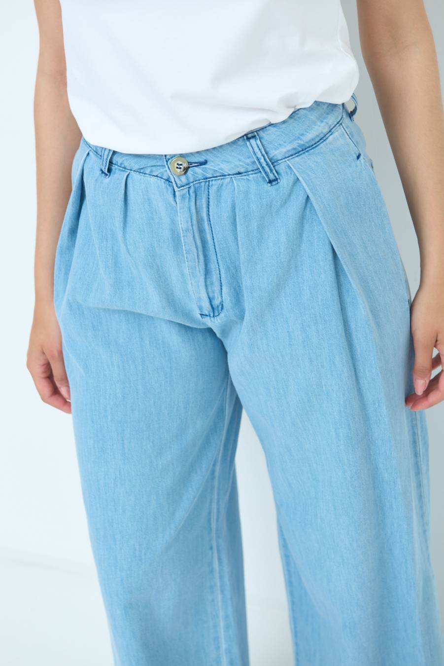 Kikisix PANTALONE CHAMBRAY PINCES BLU CHIARO