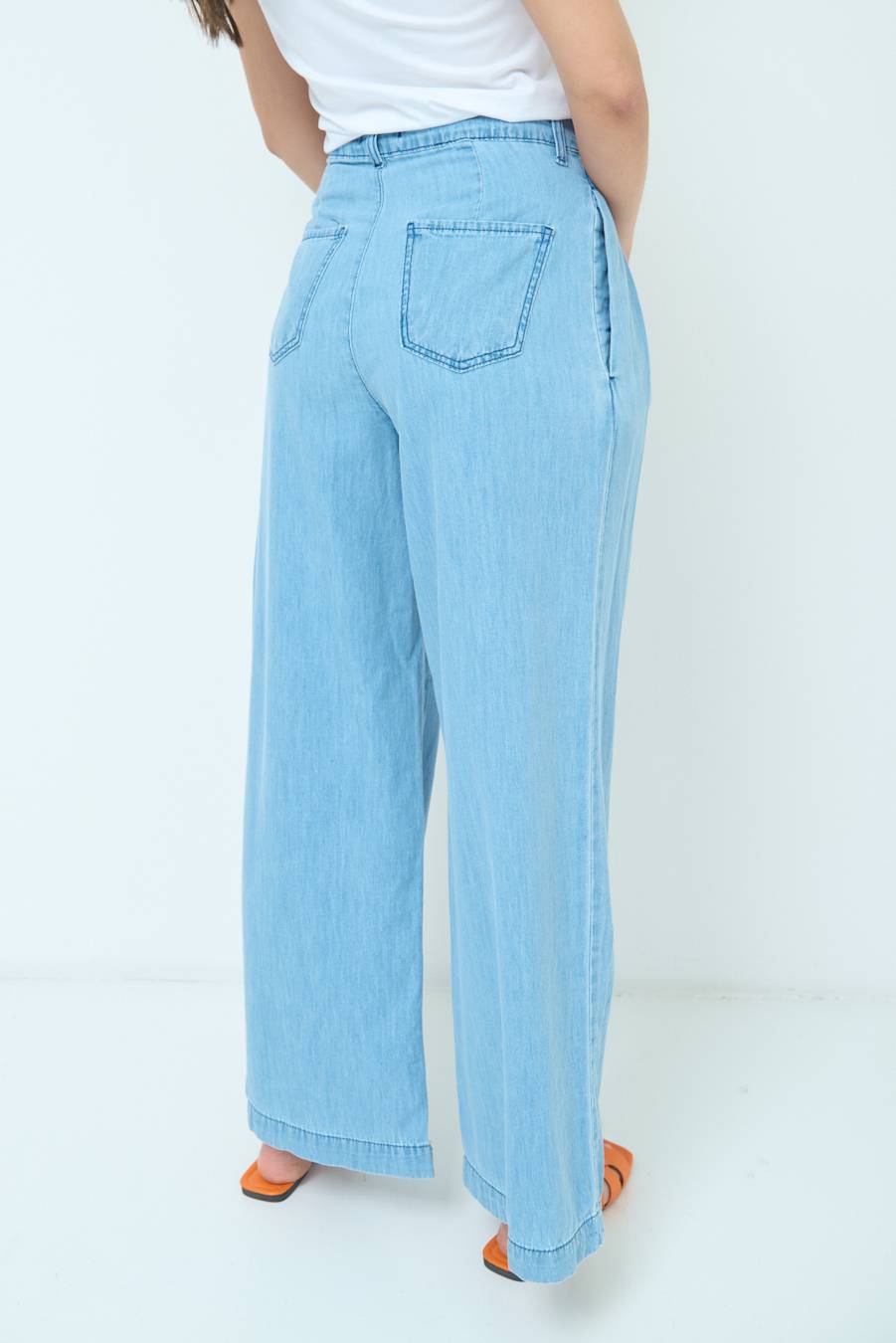Kikisix PANTALONE CHAMBRAY PINCES BLU CHIARO