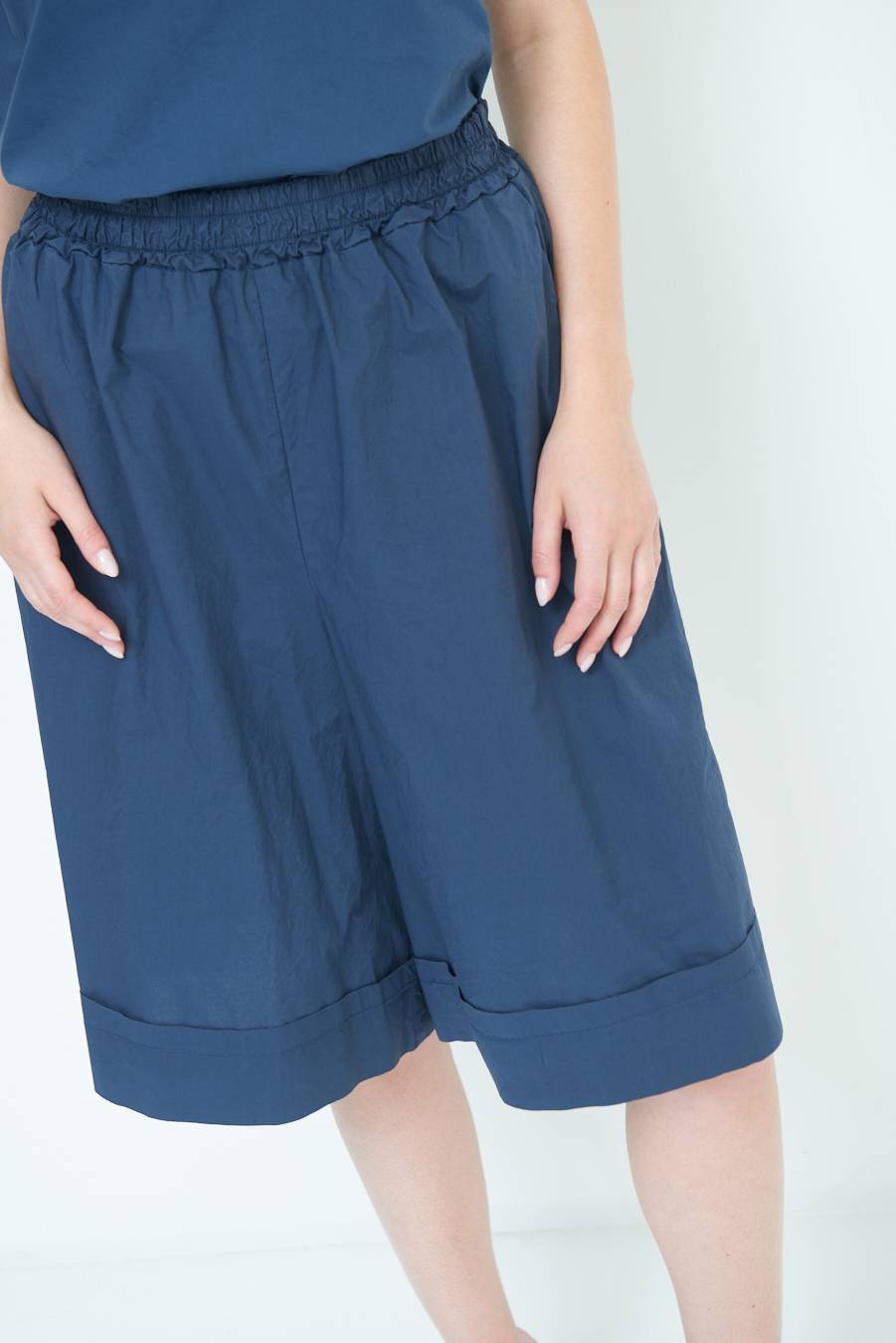 Kikisix PANTALONE CROP CON RISVOLTO BLU