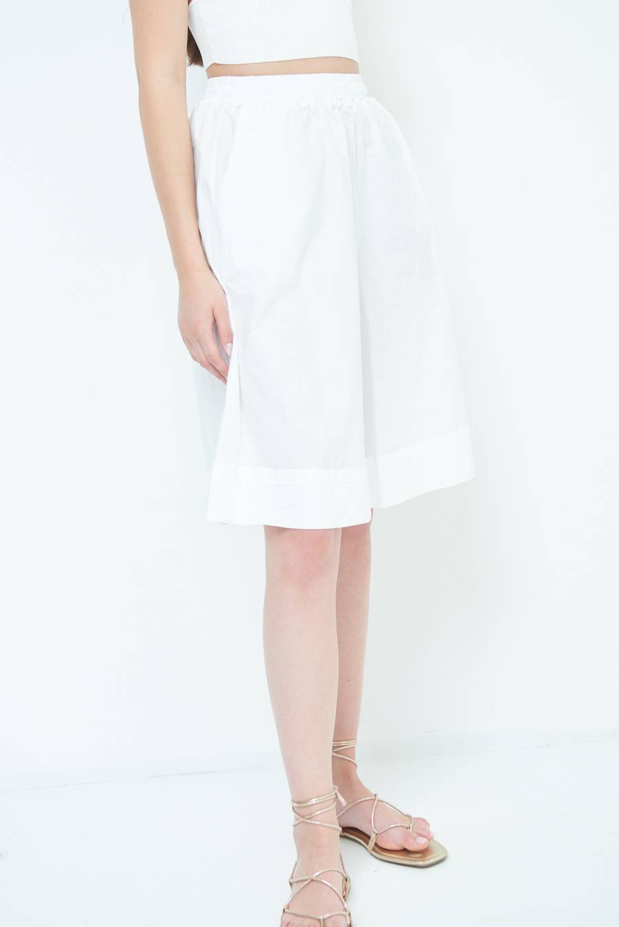 Kikisix PANTALONE CROP CON RISVOLTO BURRO