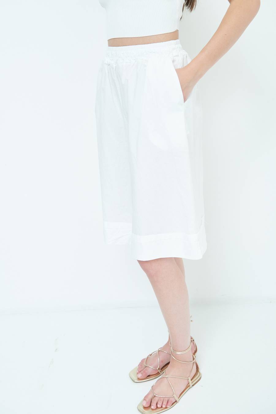 Kikisix PANTALONE CROP CON RISVOLTO BURRO