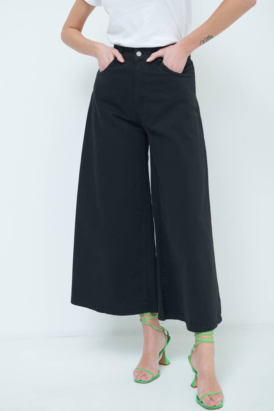 Kikisix PANTALONE/GONNA GABARDINA NERO