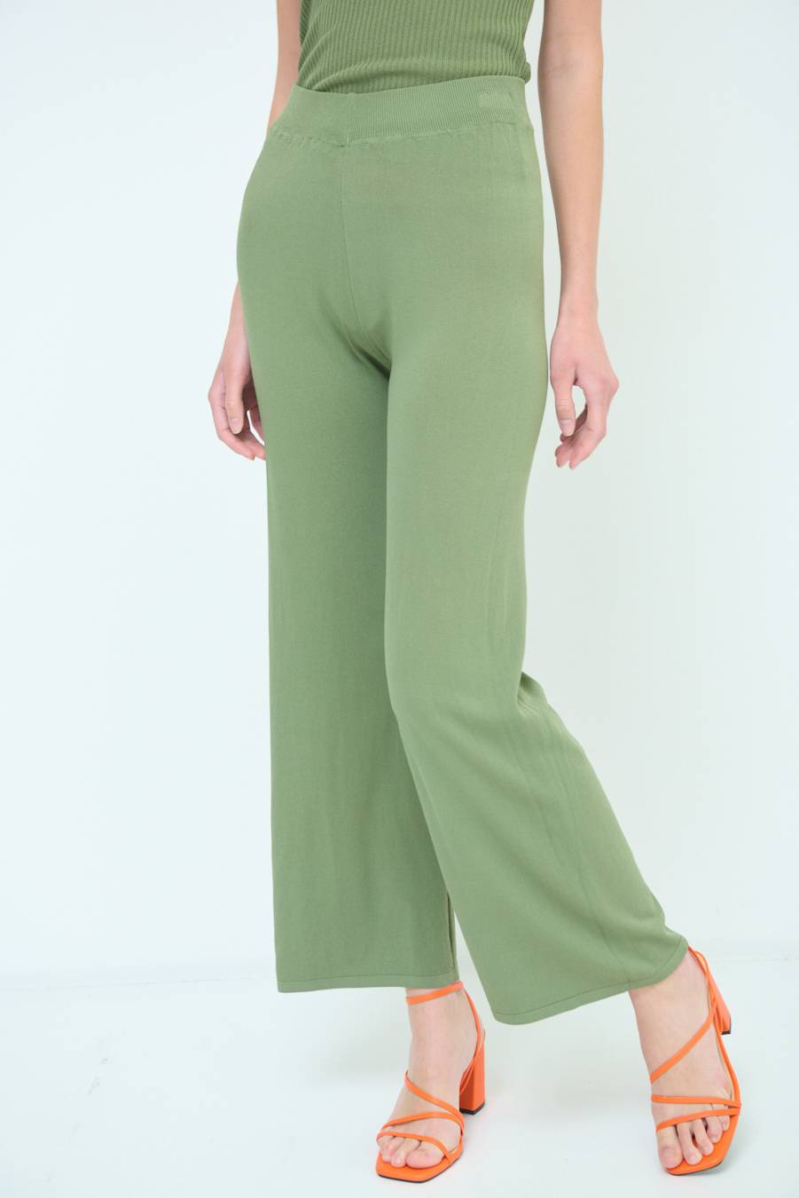 Kikisix PANTALONE PALAZZO MAGLIERIA VERDE MILITARE