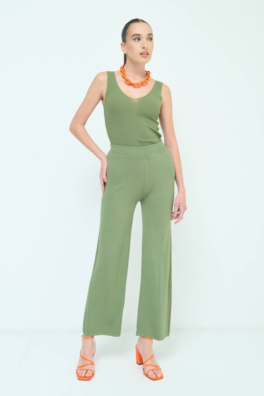 Kikisix PANTALONE PALAZZO MAGLIERIA VERDE MILITARE