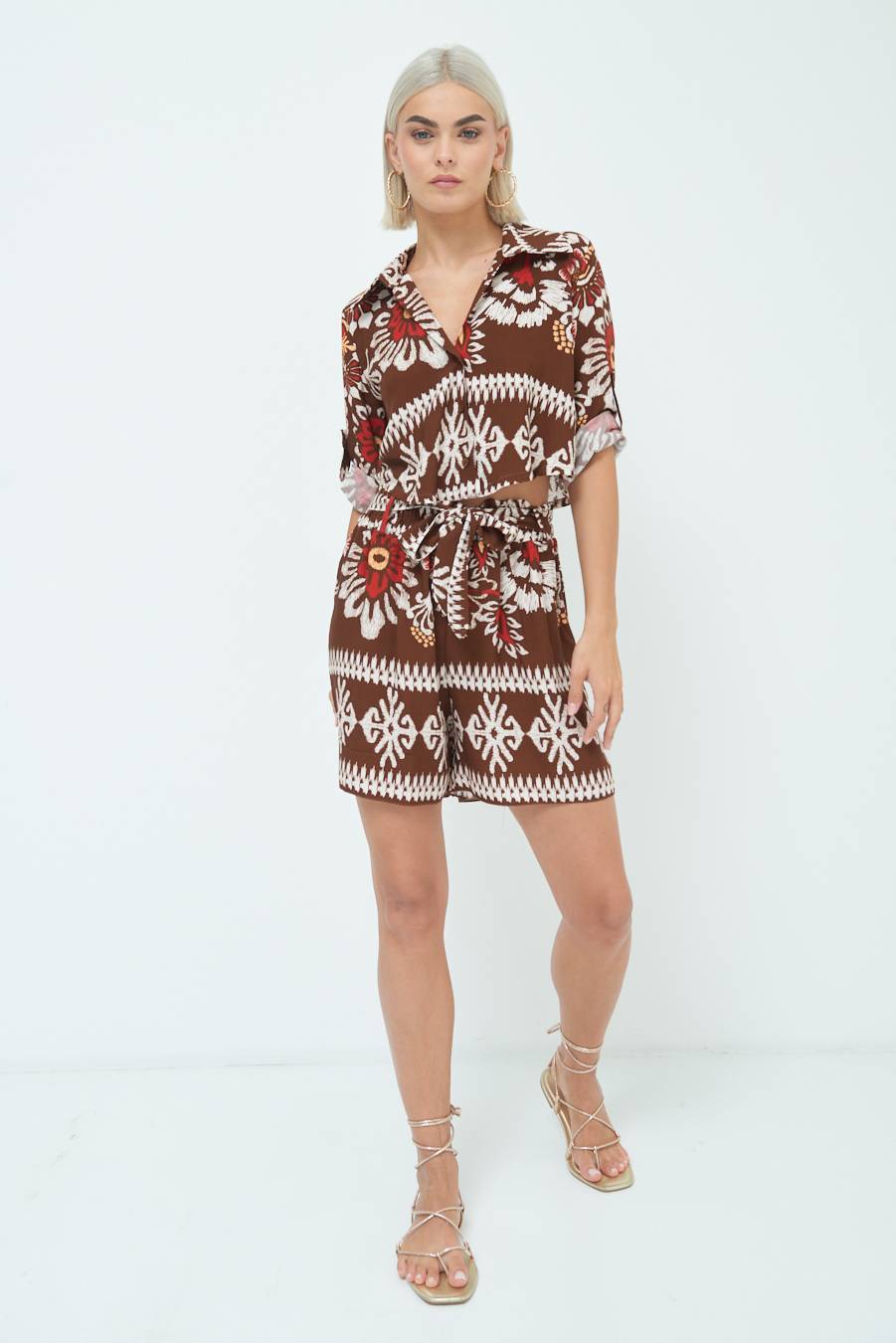 Kikisix SHORTS CON CINTURA STAMPA BALZA MORO