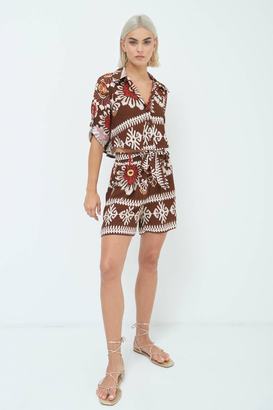 Kikisix SHORTS CON CINTURA STAMPA BALZA MORO