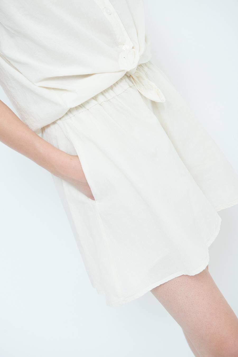 Kikisix SHORTS CON TASCHE BURRO