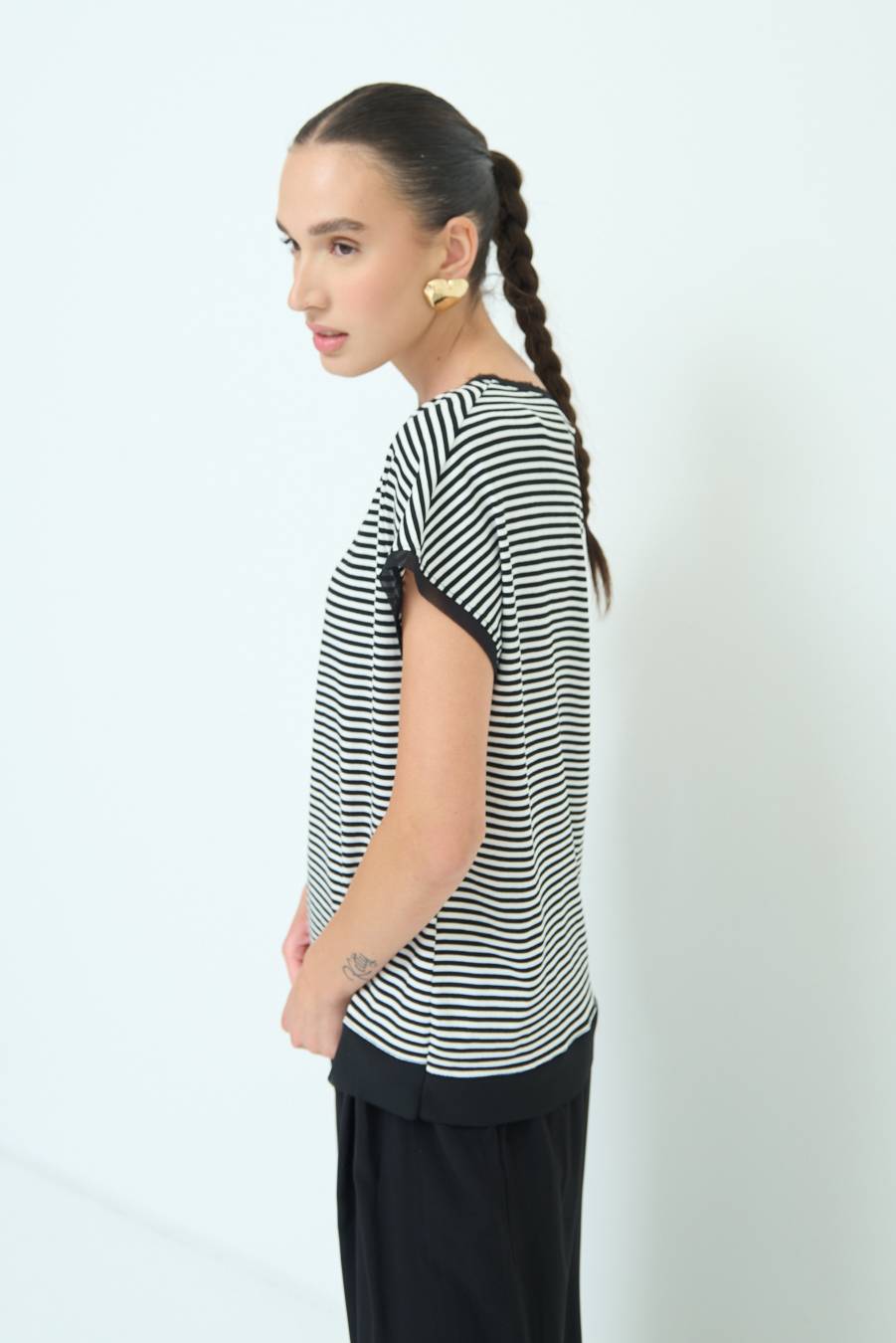 Kikisix T-SHIRT OVER VISCOSA RIGHE NERO