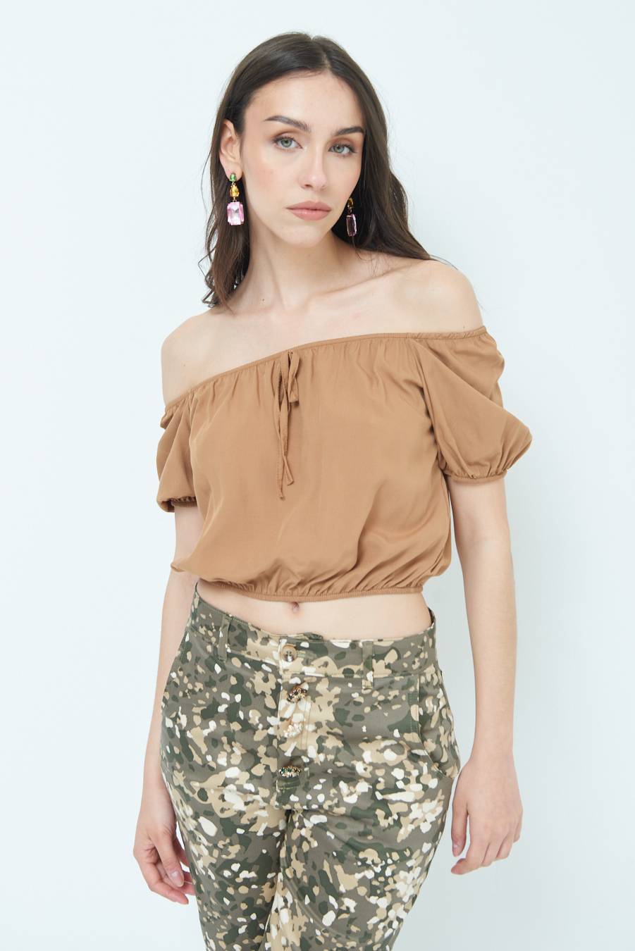 Kikisix TOP SCOLLO SCHIFFER CAMMELLO