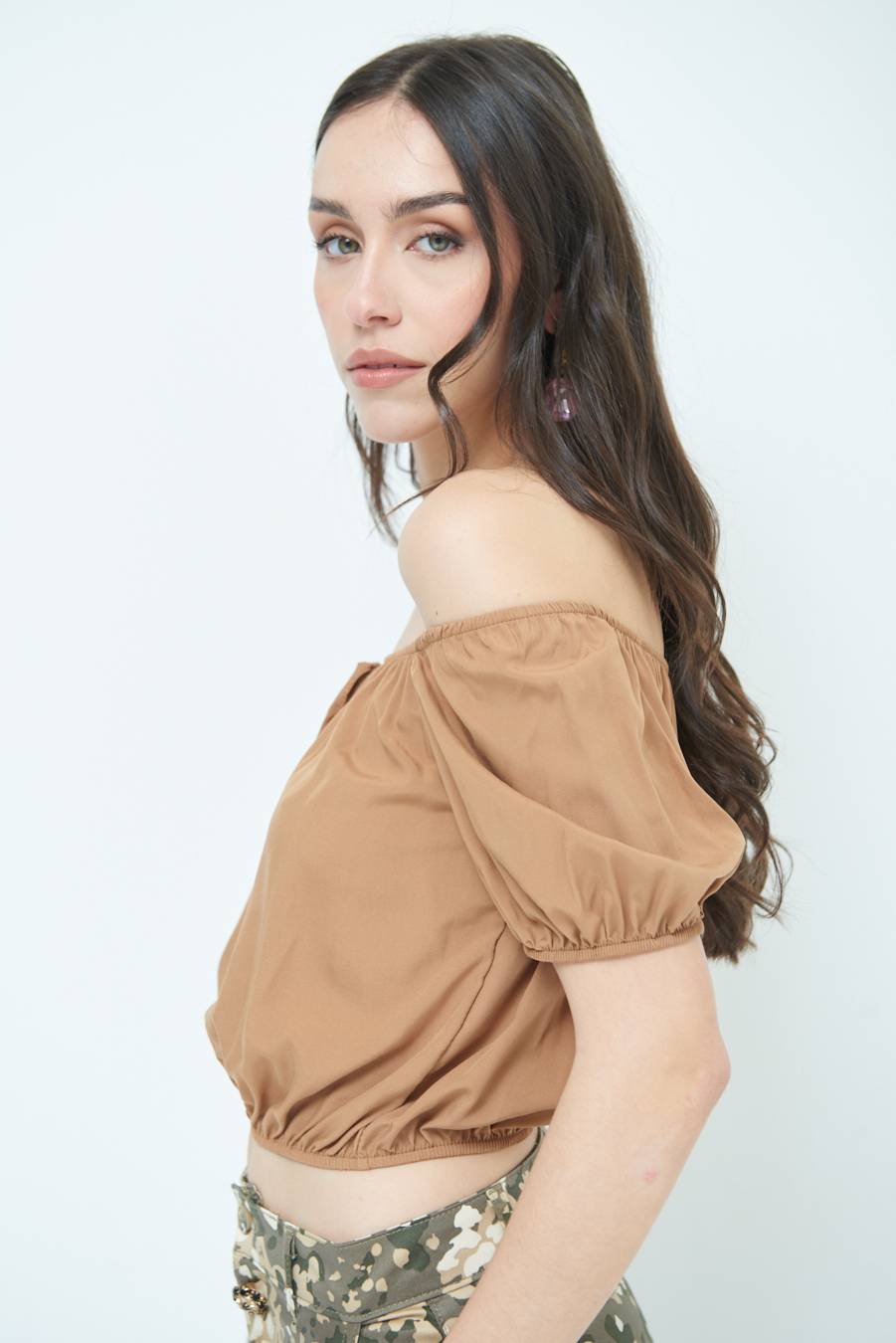 Kikisix TOP SCOLLO SCHIFFER CAMMELLO