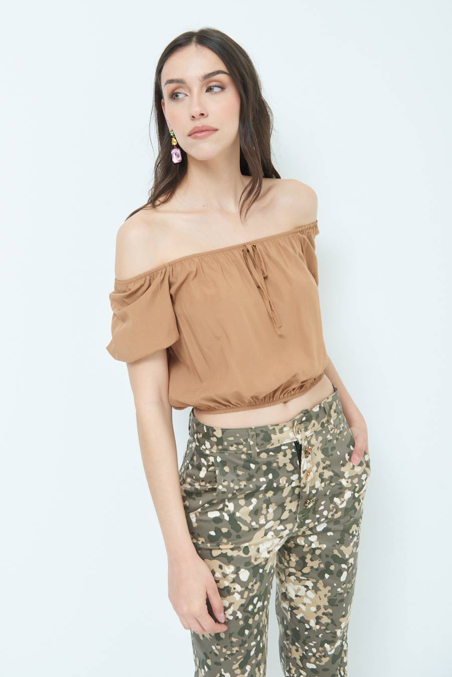 Kikisix TOP SCOLLO SCHIFFER CAMMELLO