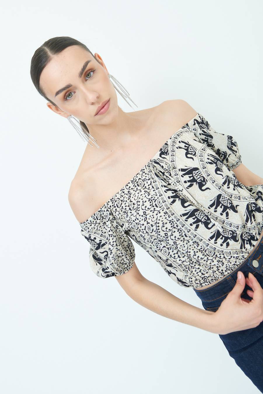 Kikisix TOP SCOLLO SHIFFER NERO