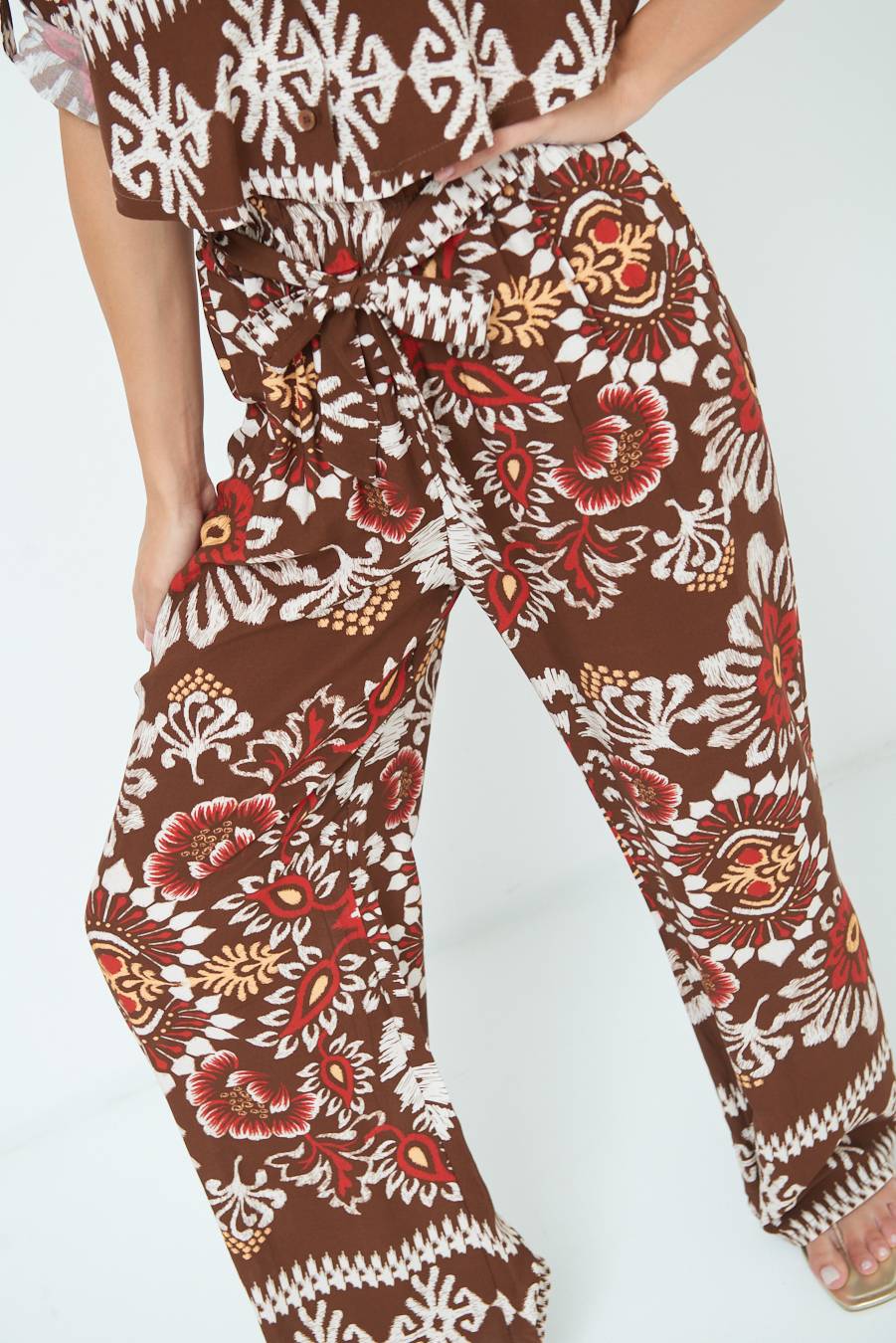 Kikisix PANTA PALAZZO CON CINTURA STAMPA BALZA MORO