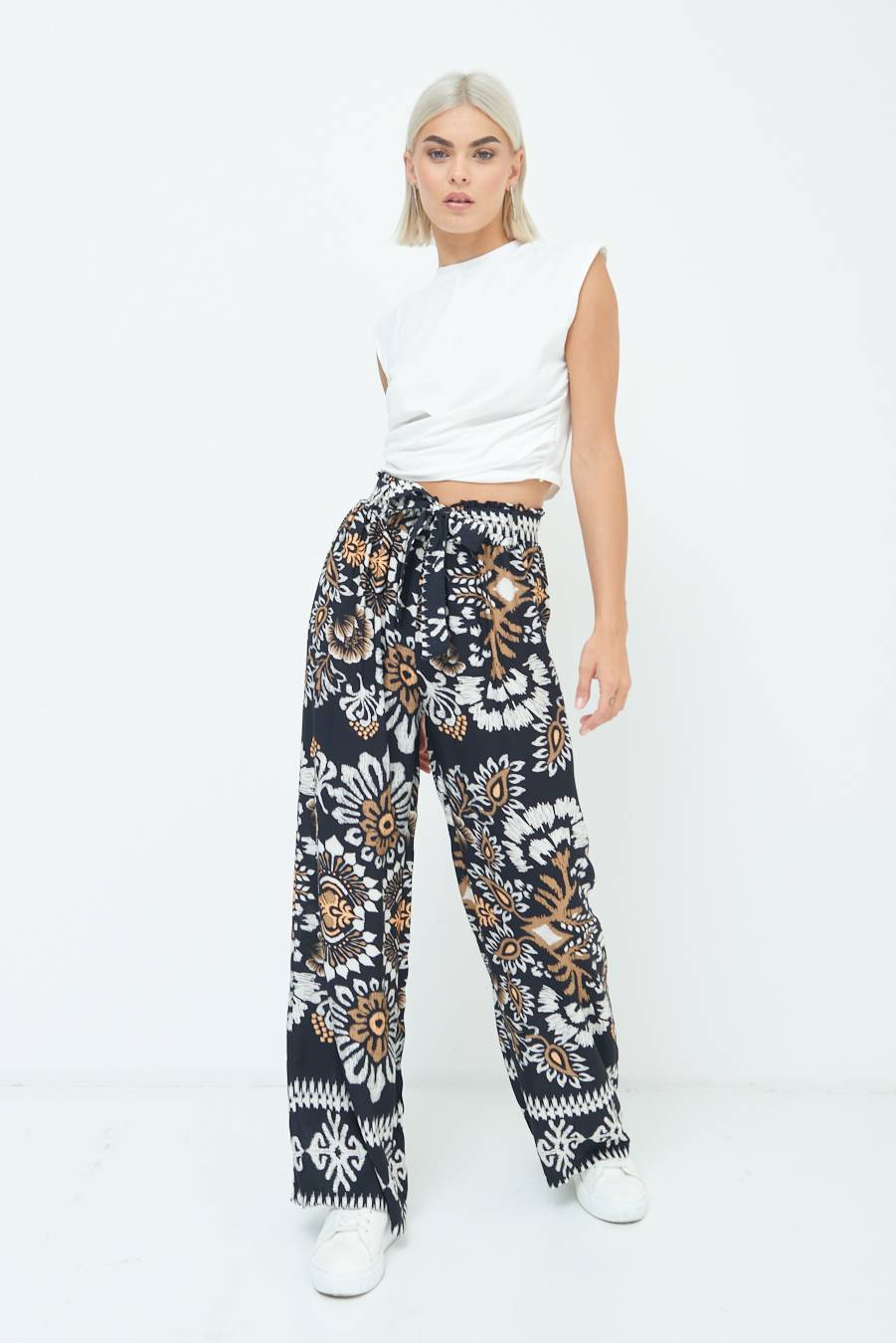 Kikisix PANTA PALAZZO CON CINTURA STAMPA BALZA NERO