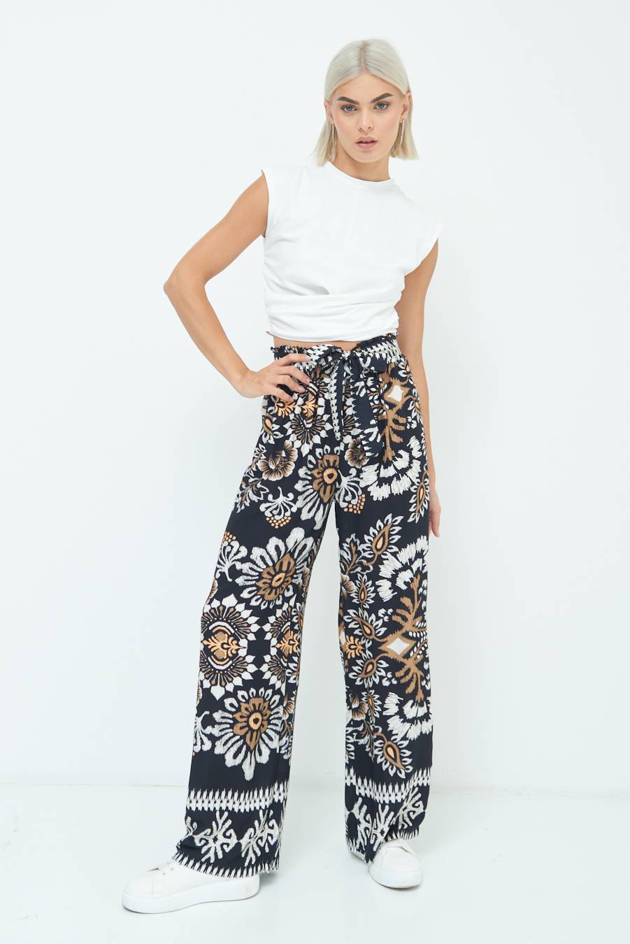 Kikisix PANTA PALAZZO CON CINTURA STAMPA BALZA NERO