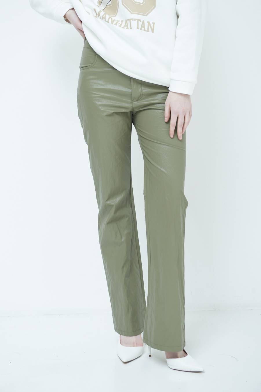 Kikisix PANTALONE ECOPELLE STROPICCIATA VERDE MILITARE