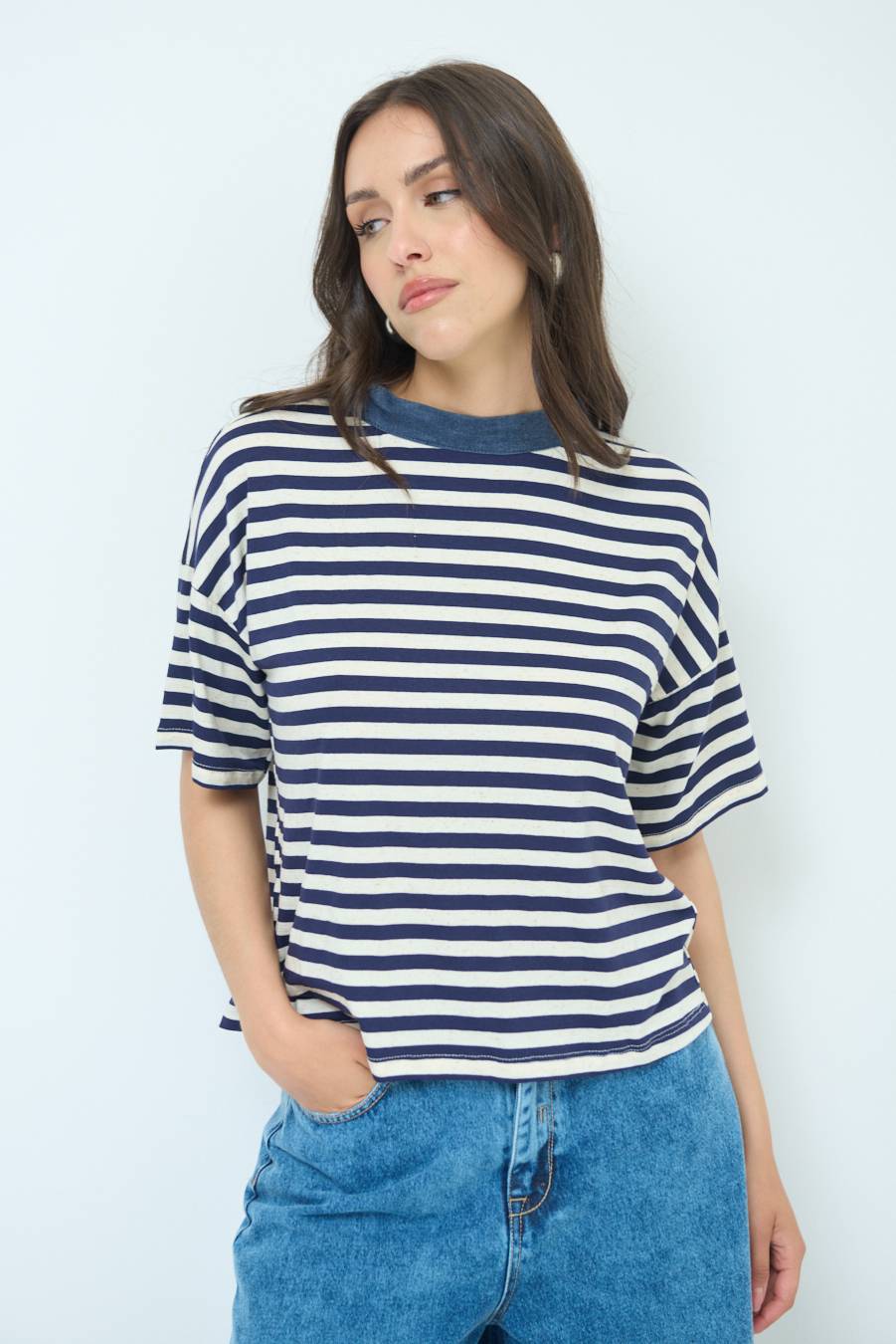 Kikisix T-SHIRT OVER RIGA CON FIOCCHI VISCOSA/LINO BLU