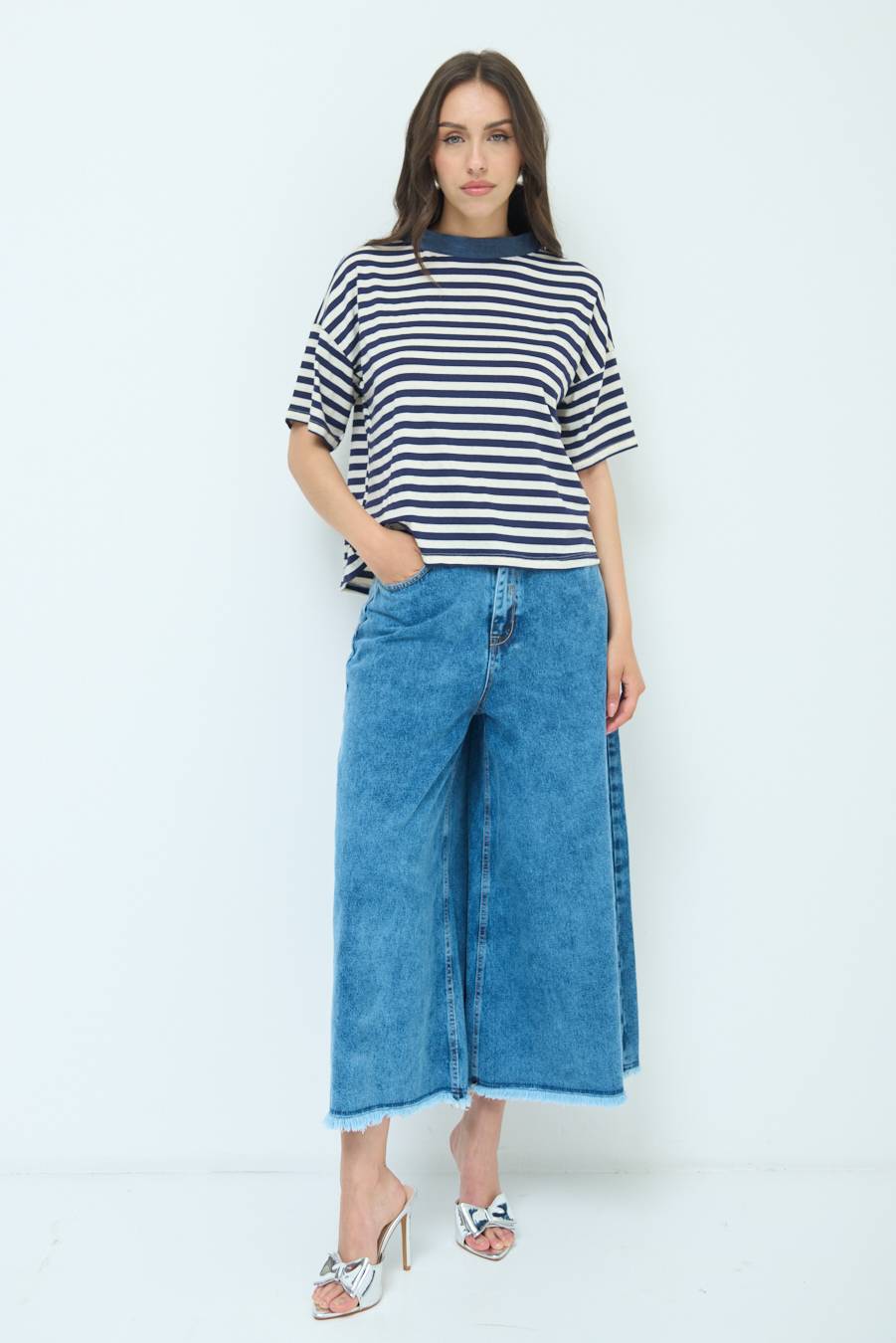 Kikisix T-SHIRT OVER RIGA CON FIOCCHI VISCOSA/LINO BLU