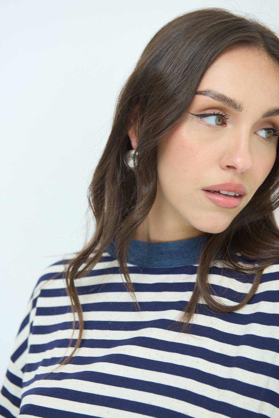 Kikisix T-SHIRT OVER RIGA CON FIOCCHI VISCOSA/LINO BLU