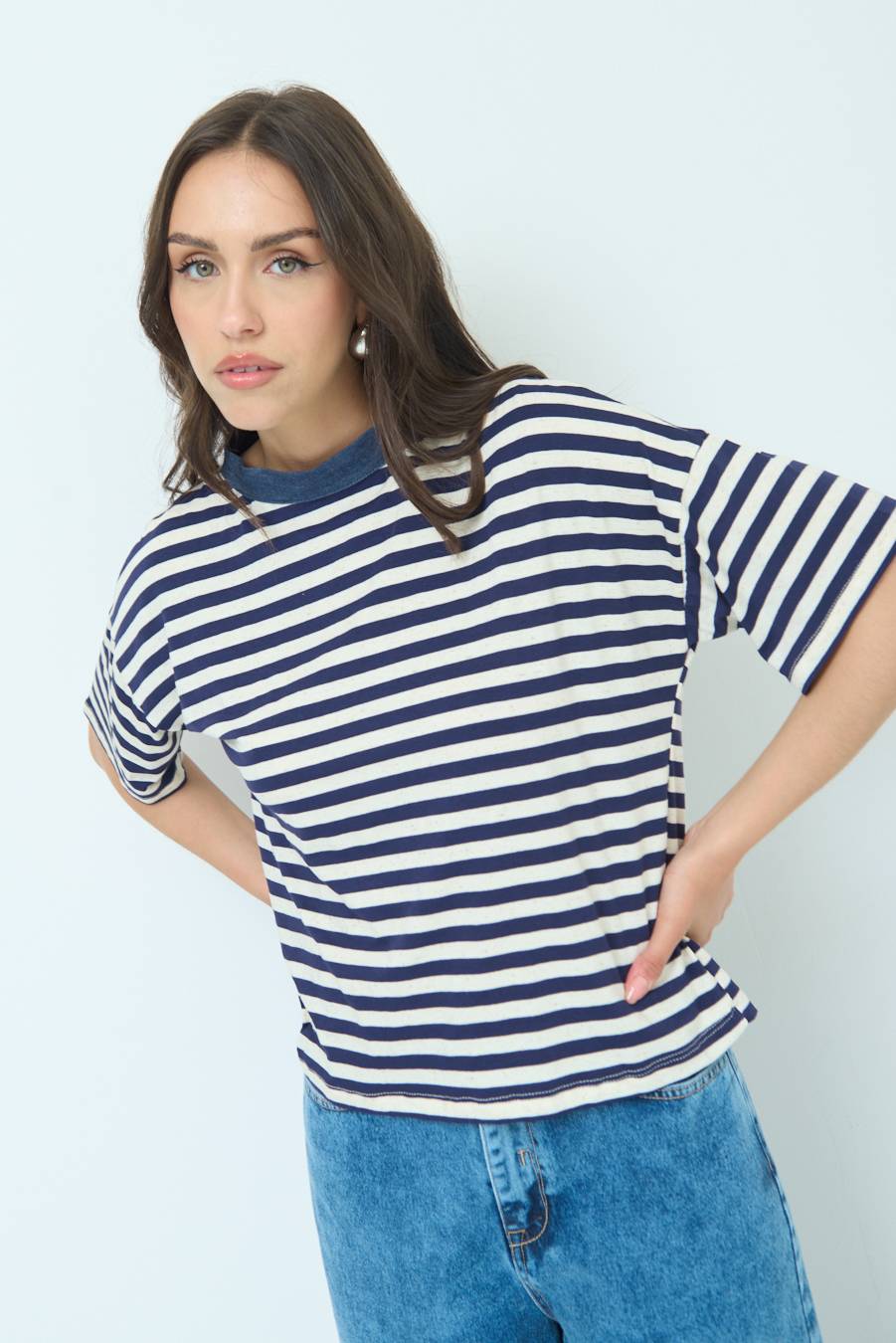 Kikisix T-SHIRT OVER RIGA CON FIOCCHI VISCOSA/LINO BLU