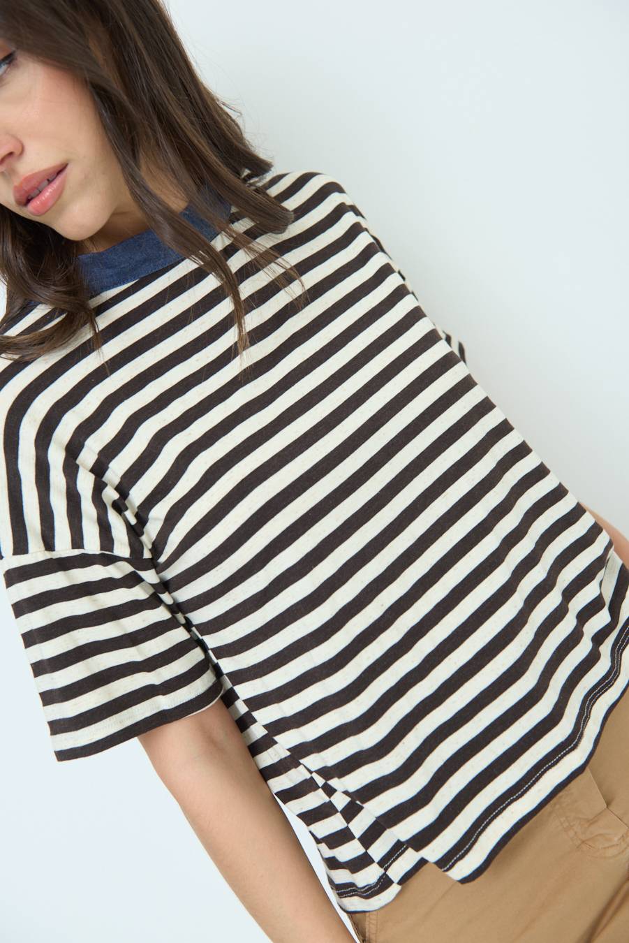 Kikisix T-SHIRT OVER RIGA CON FIOCCHI VISCOSA/LINO MORO