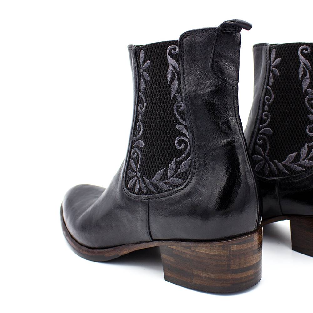 King Tartufoli EMBROIDERED ANKLE BOOT