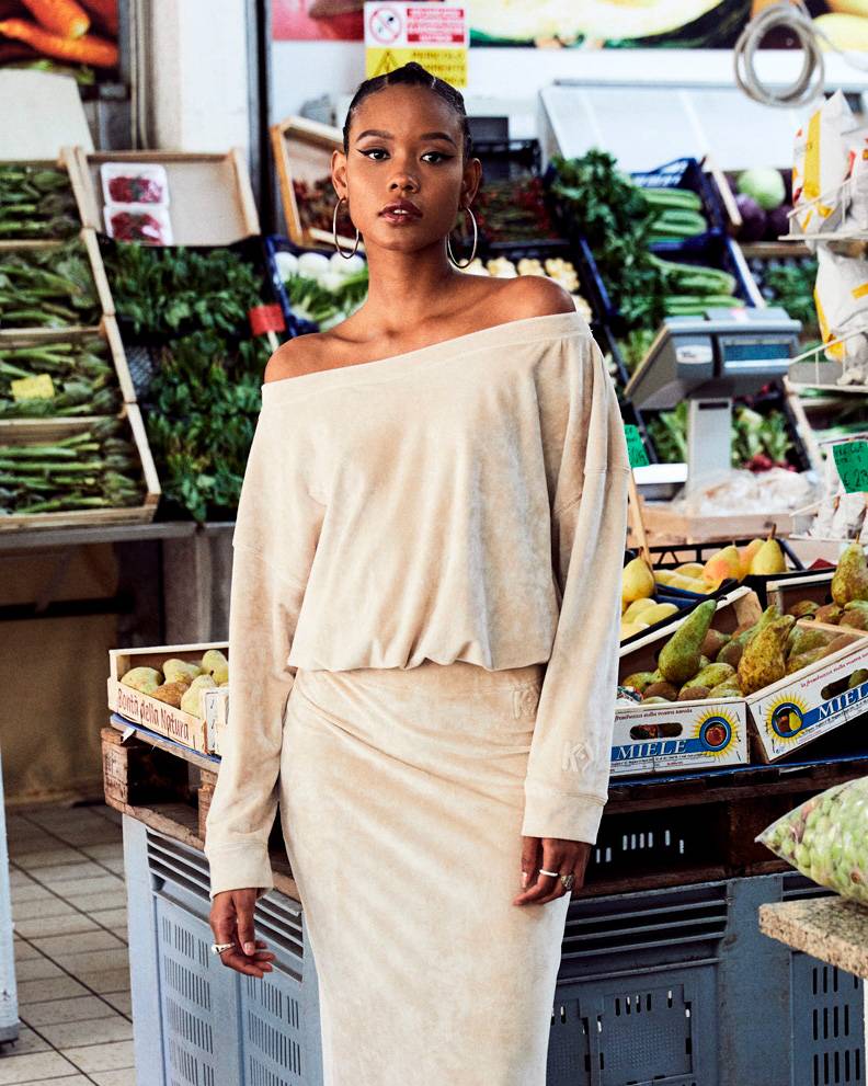 Kostumn1 Felpa in ciniglia con ricamo