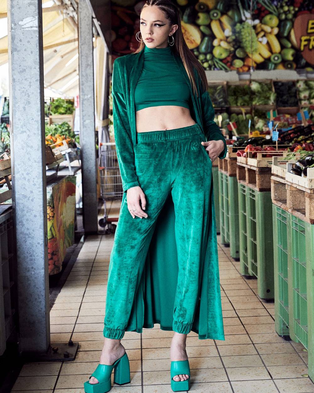 Kostumn1 Jogger in ciniglia con ricamo