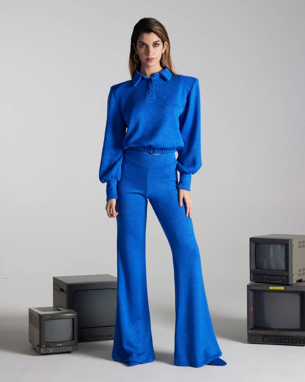 Kostumn1 Maglioncino collo polo con ricamo