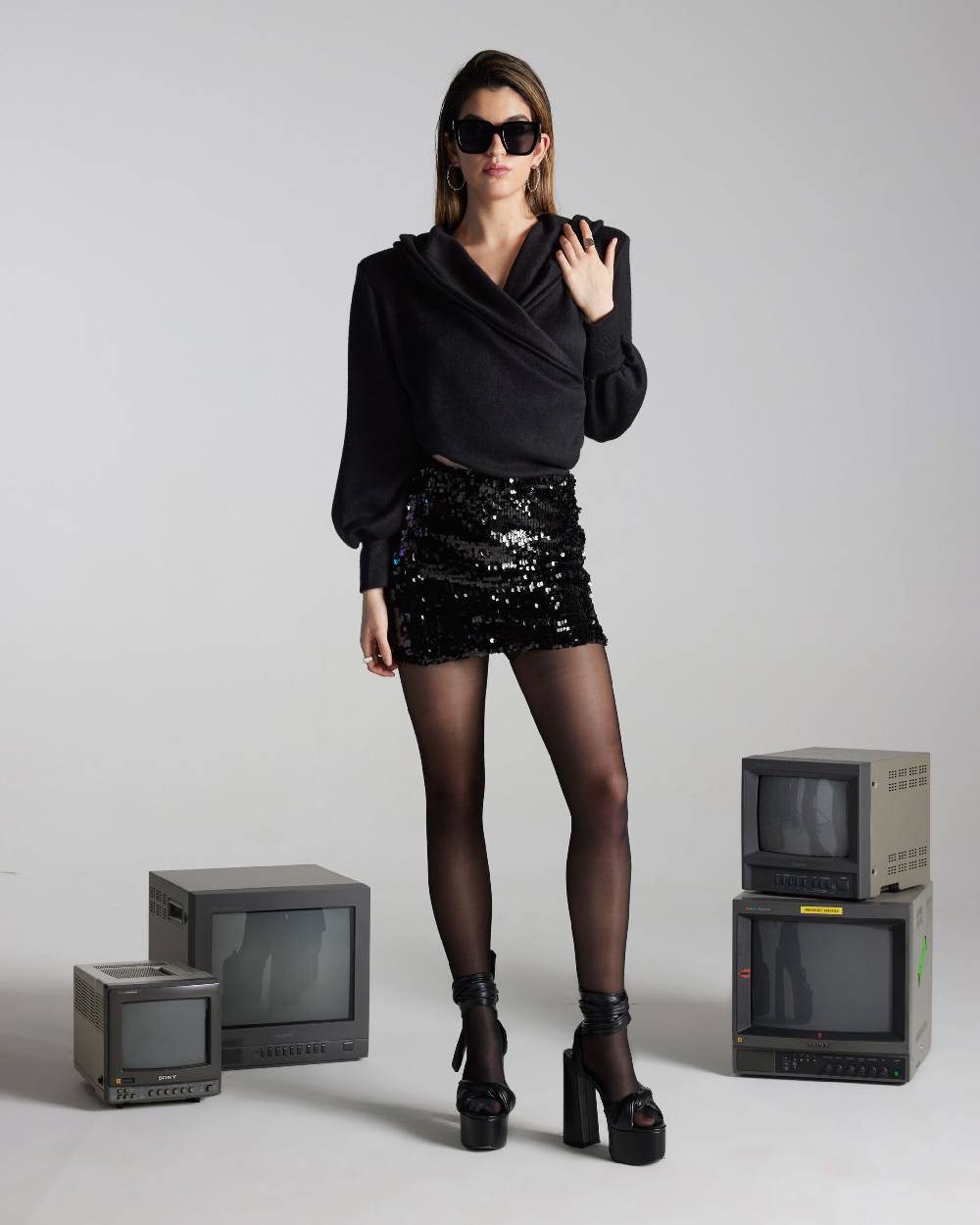 Kostumn1 Maglioncino con ricamo