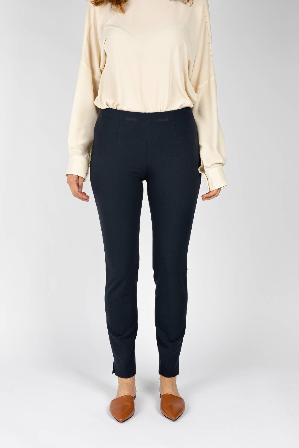 L.Pucci Pantaloni colore blu con linea a sigaretta