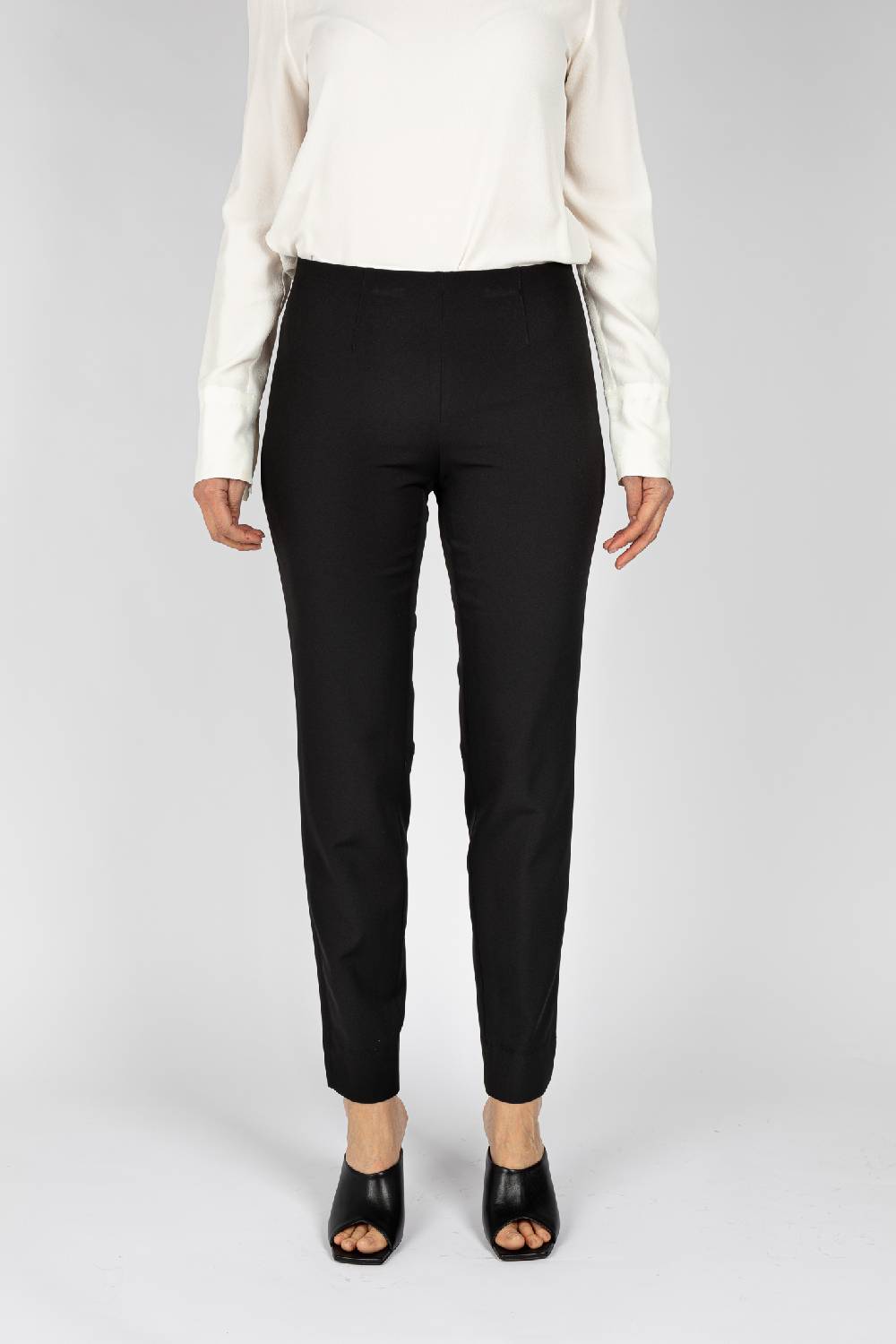 L.Pucci Pantaloni linea a sigaretta colore nero