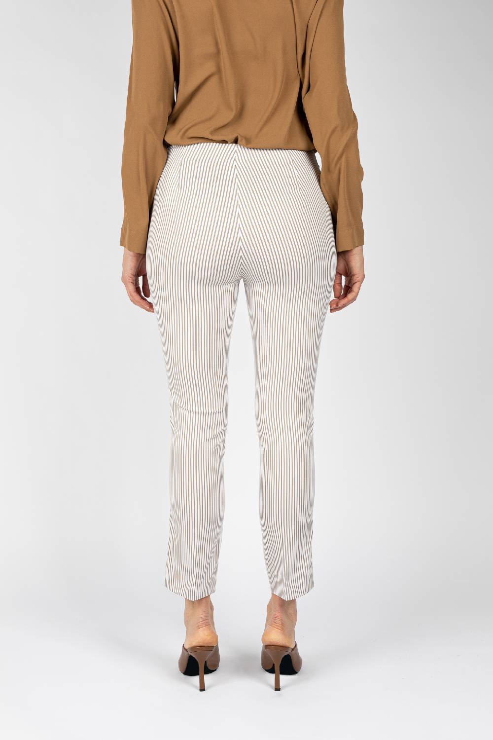 L.Pucci Pantaloni A Riga Colore Beige Da Donna Linea Stretta