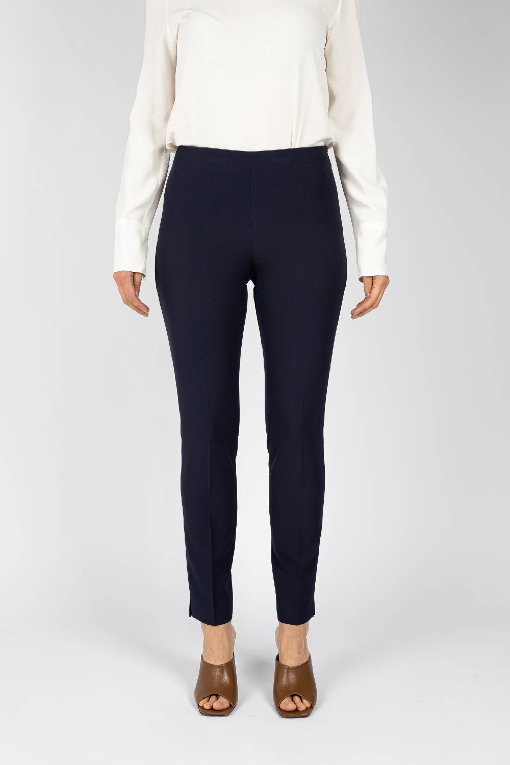 L.Pucci Pantaloni colore blu linea a gamba stretta da donna