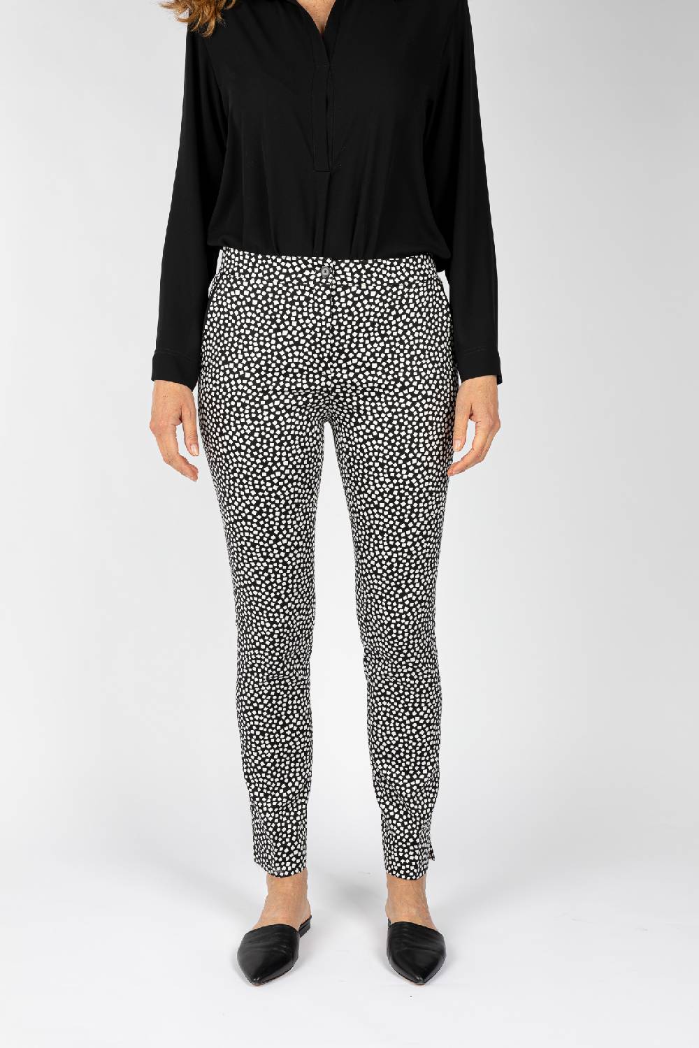 L.Pucci Pantaloni da donna nero linea dritta spacchetti al fondo
