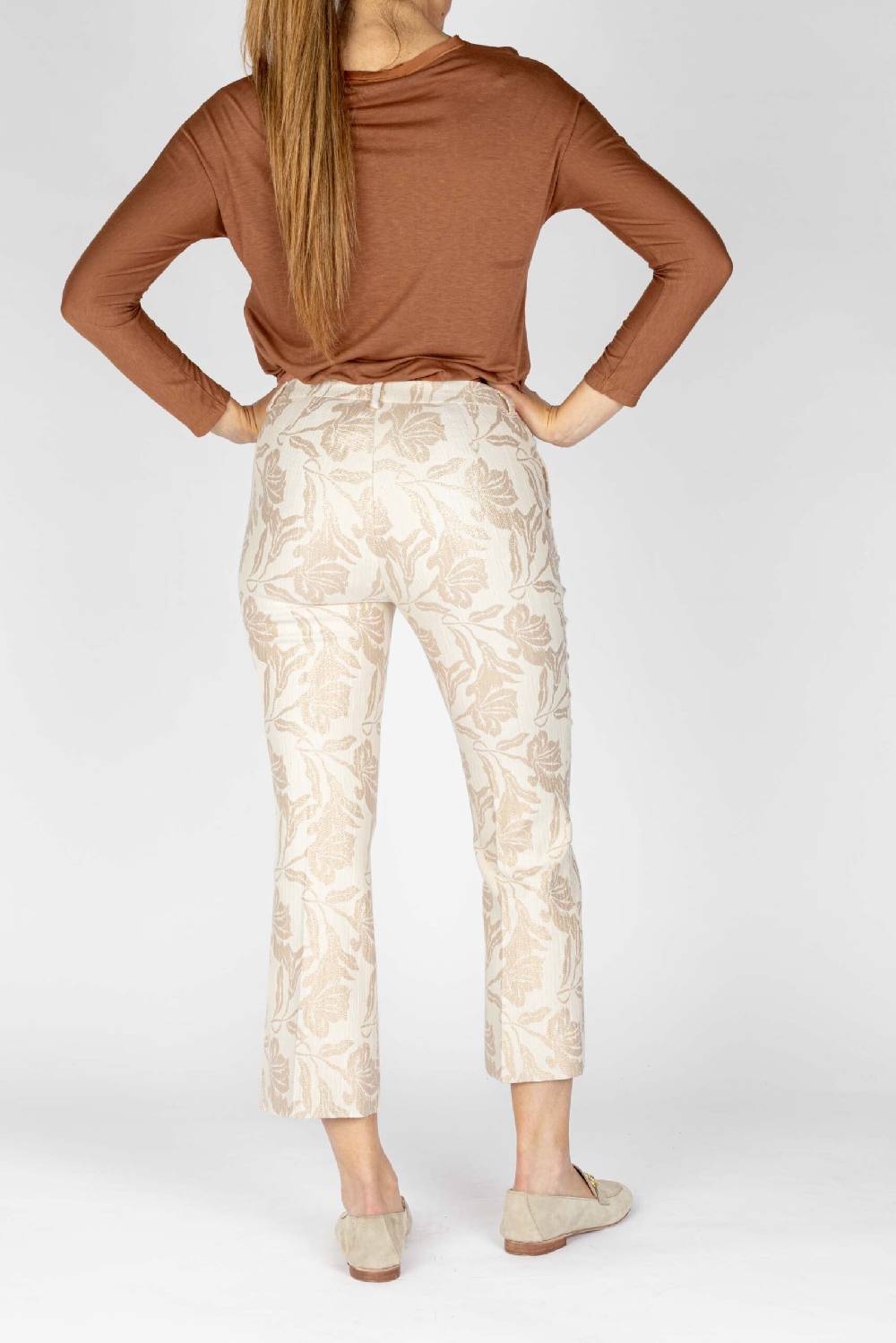 L.Pucci Pantaloni Disegno Fiore Colore Beige, Linea Zampetta Tessuto Jacquard Lurex