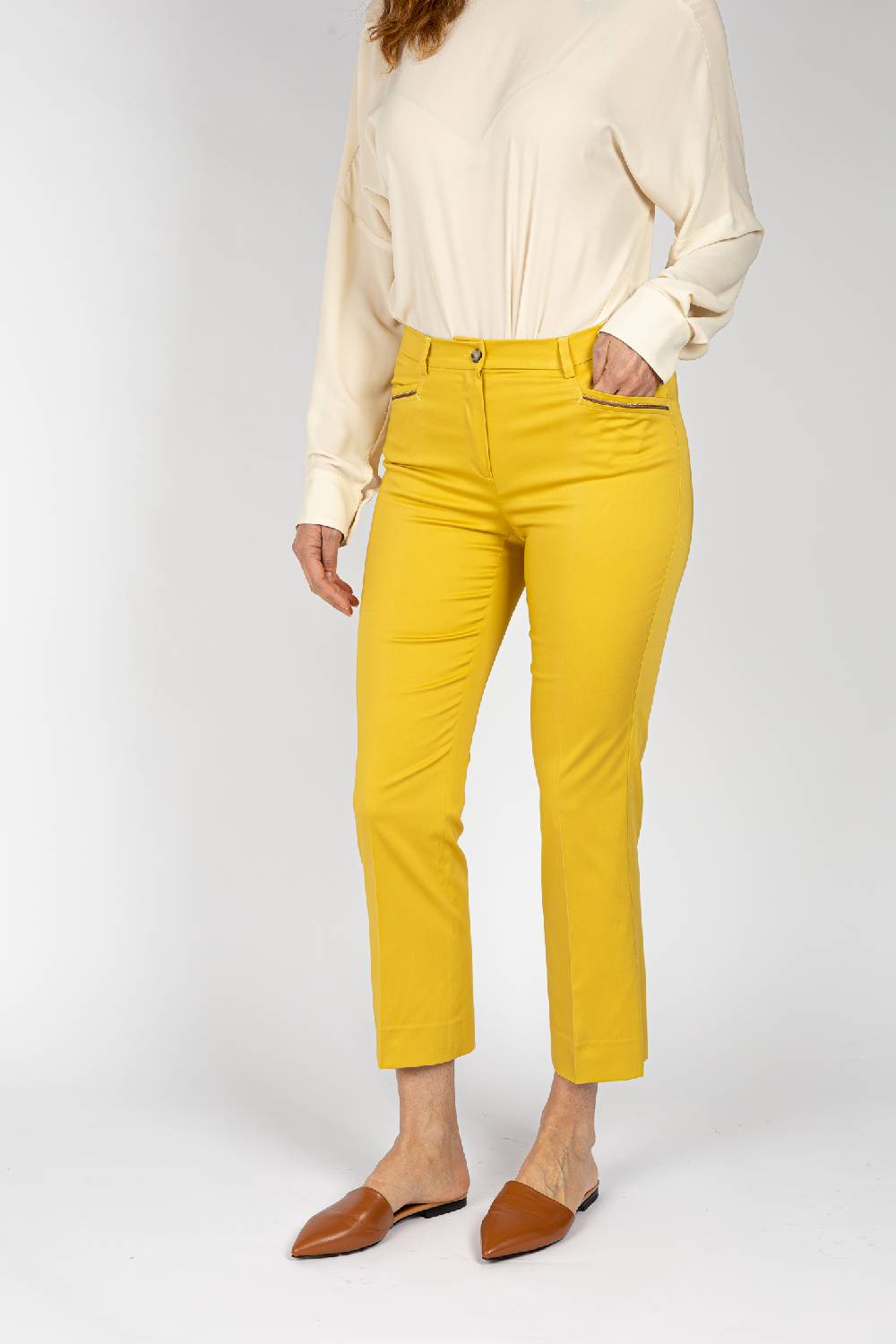 L.Pucci Pantaloni Gamba Corta Fondo Leggermente Svasato, Colore Lime