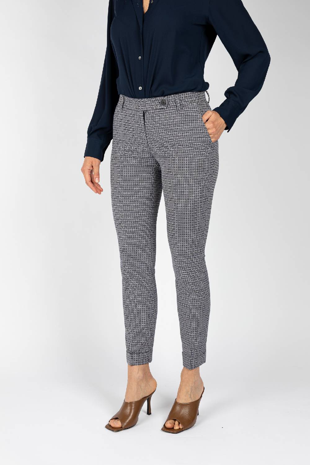 L.Pucci Pantaloni In Tessuto Jacquard Blu Su Fondo Ghiaccio Gamba Regolare Colore Blu