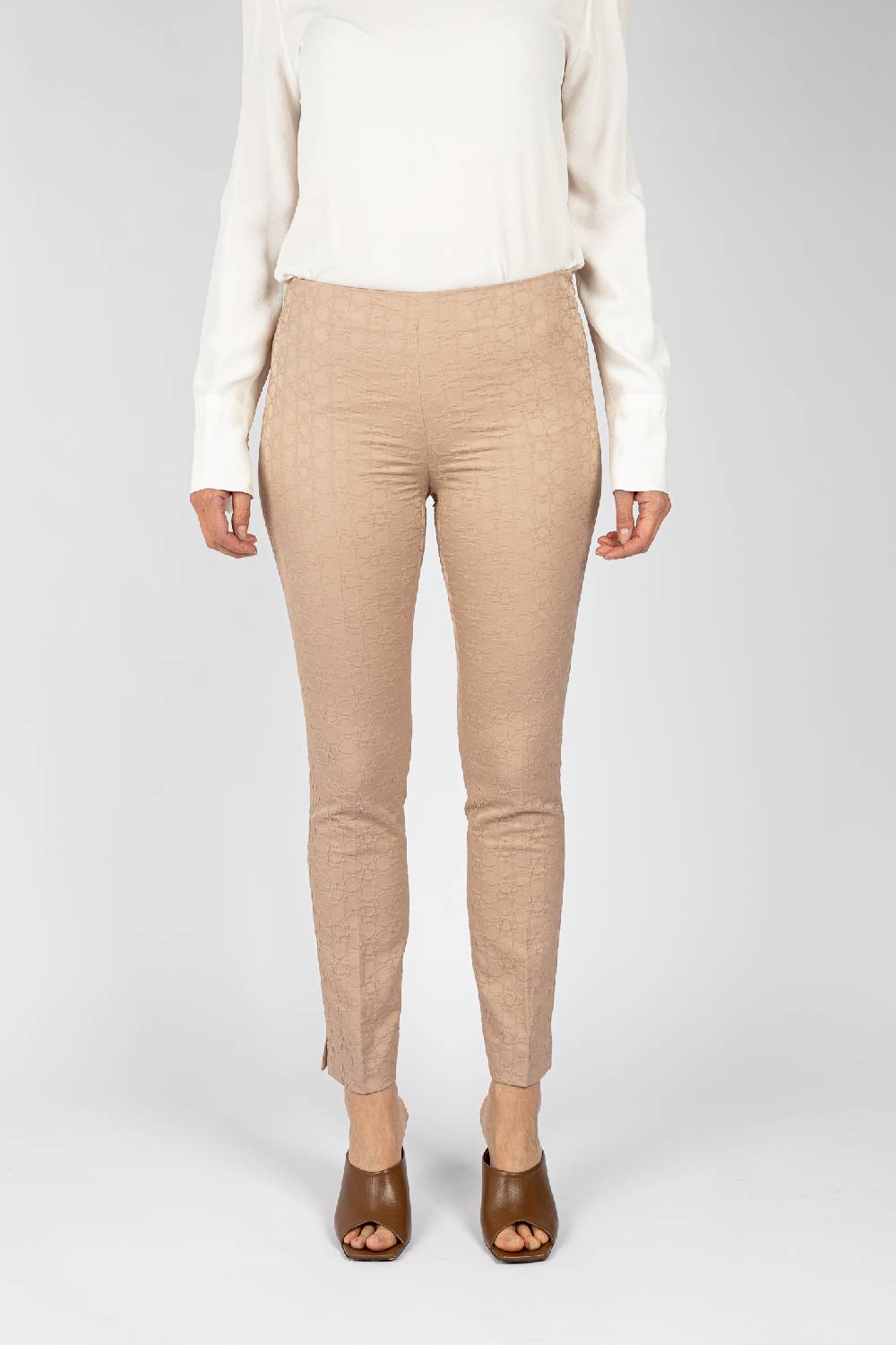 L.Pucci Pantaloni jacquard a fiore colore beige, linea stretta