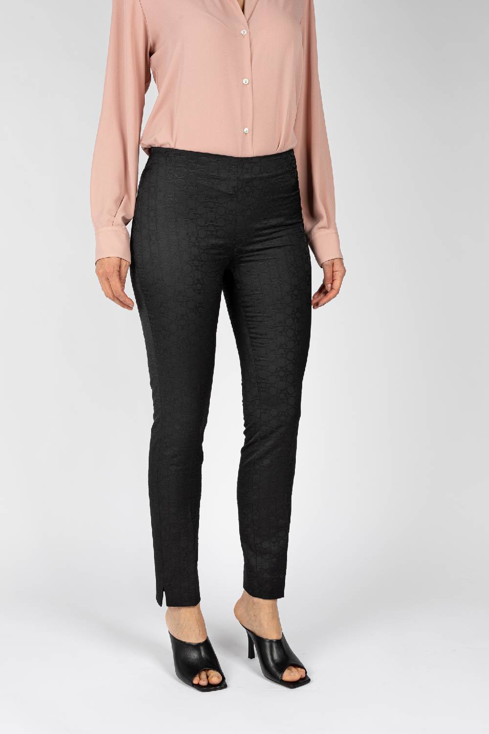 L.Pucci Pantaloni Jacquard A Fiore Colore Nero, Linea Stretta