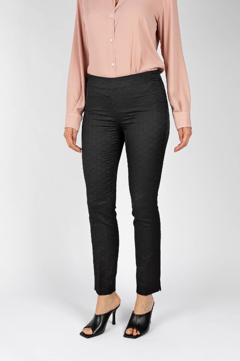 L.Pucci Pantaloni Jacquard A Fiore Colore Nero, Linea Stretta