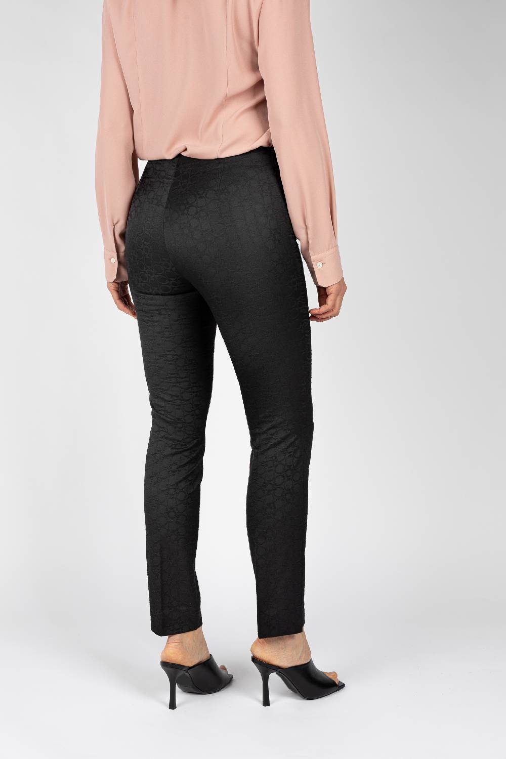 L.Pucci Pantaloni Jacquard A Fiore Colore Nero, Linea Stretta