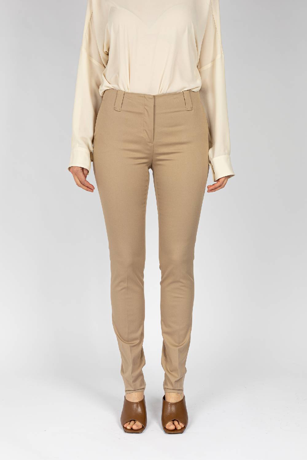 L.Pucci Pantaloni tessuto colore beige, gamba regolare