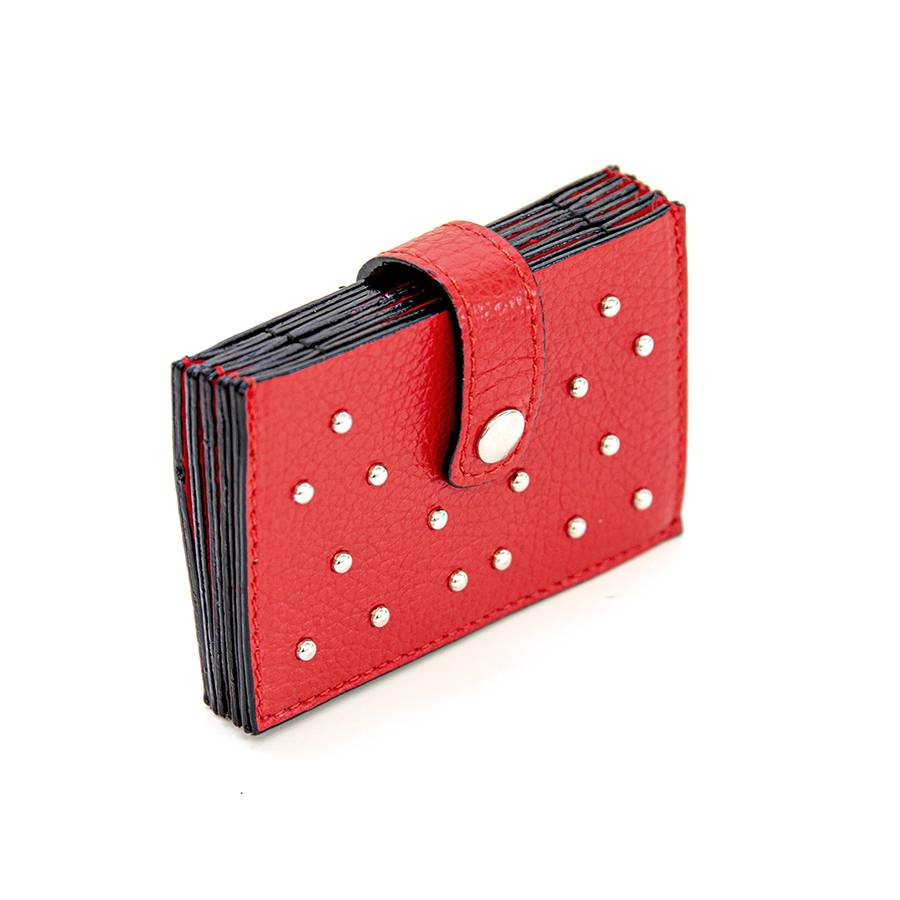 Laura Di Maggio CREDIT CARD – Credit Card Rosso Con Borchie